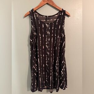 Black and White Tie-Dye Sleeveless Dress has pockets